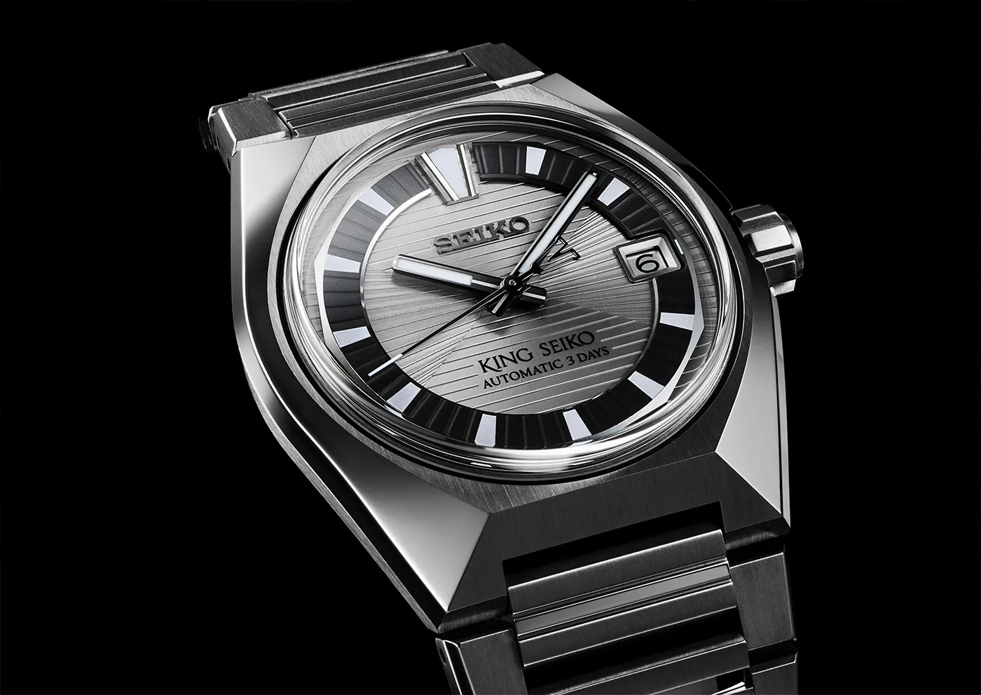 Photo of VANAC titanium dial