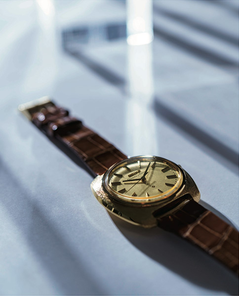 世界初のクオーツウオッチ クオーツ アストロン