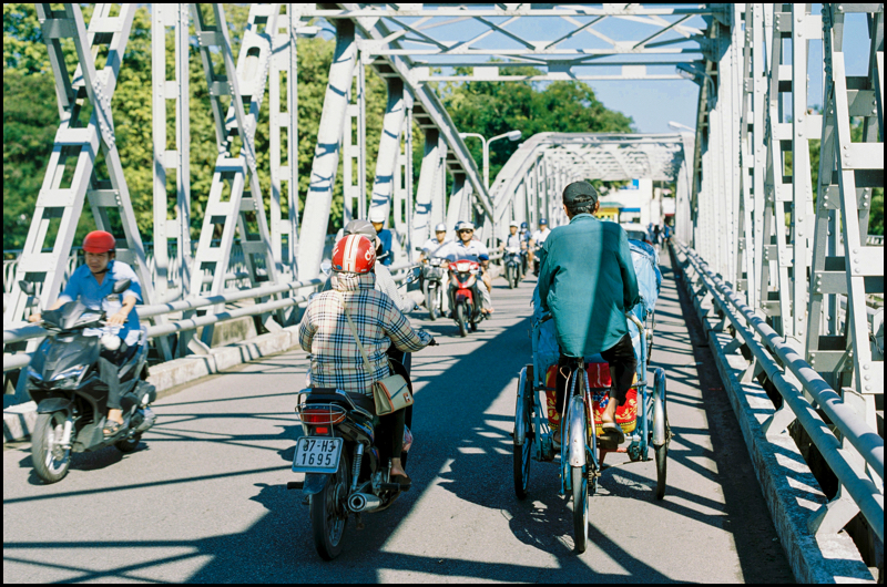 Trường Tiền Bridge