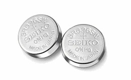 2008年末に酸化銀電池（腕時計用ボタン電池）の＜無水銀電池＞へ