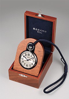 懐かしくも新しい 国産鉄道時計85周年記念限定モデルを発売 | セイコー 