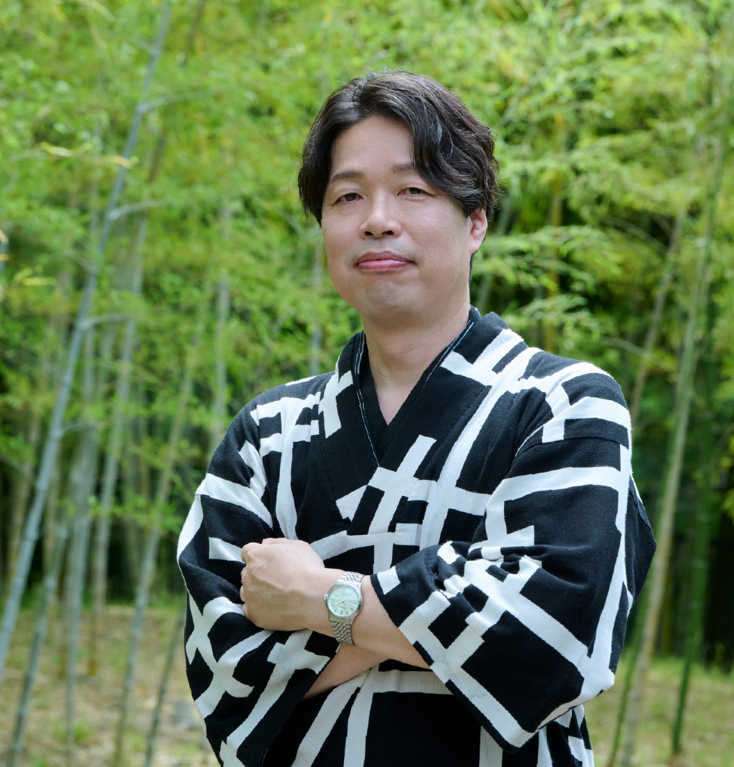 四代田辺竹雲斎さん 竹工芸家・現代アーティスト