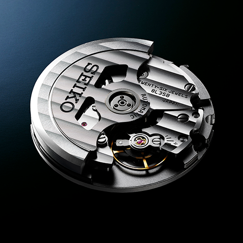 Calibre mecânico automático 8L35, desenvolvido especificamente para relógios de mergulho no Shuzukuishi Watch Studio da Seiko.