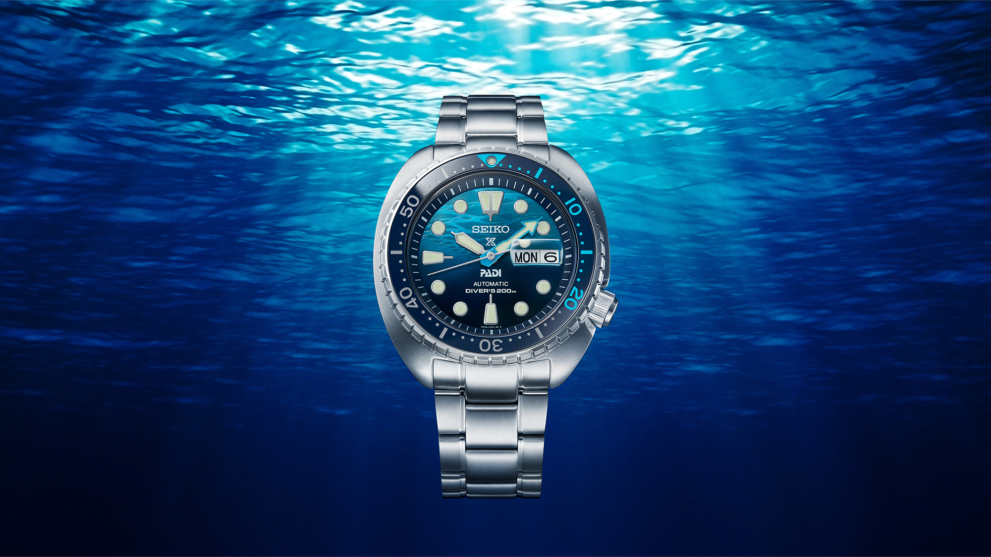 O azul do oceano inspira o mostrador da nova edição especial PADI (SRPK01K1).