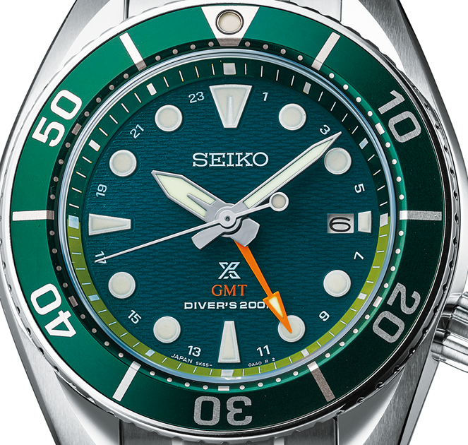 Detalhe do mostrador verde do relógio de mergulho Seiko Prospex Sumo GMT SFK003J1.
