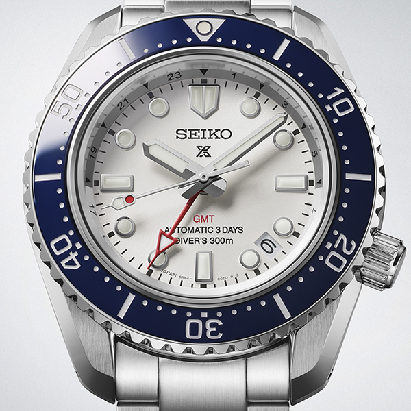 Mostrador branco-prateado e bisel cerâmico azul do Prospex Diver's SPB519J1.