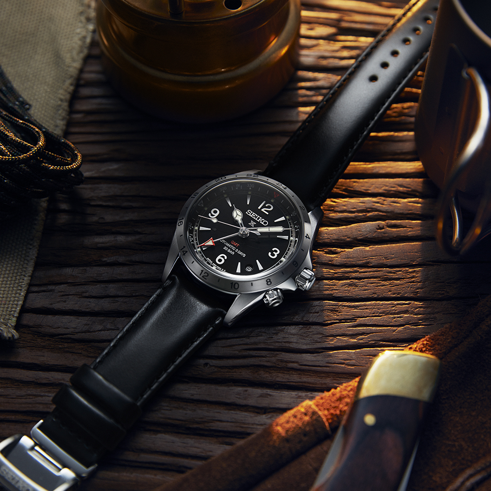 Relógio mecânico Prospex Alpinist com o novo calibre 6R54, versão preta.
