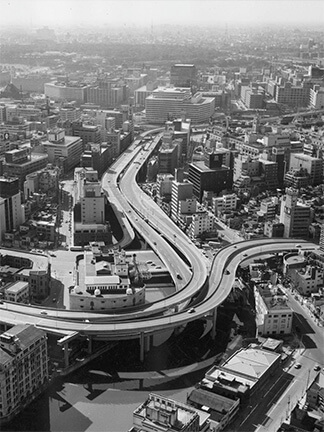 Foto do desenvolvimento econónico rápido no Japão dos anos 60