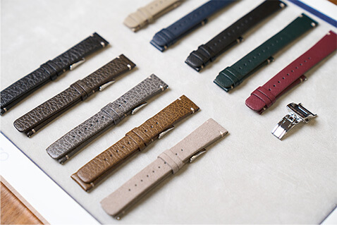 Foto de braceletes em pele King Seiko