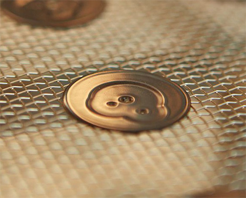 detalhe das placas metálicas dos mostradores Presage Classic no forno