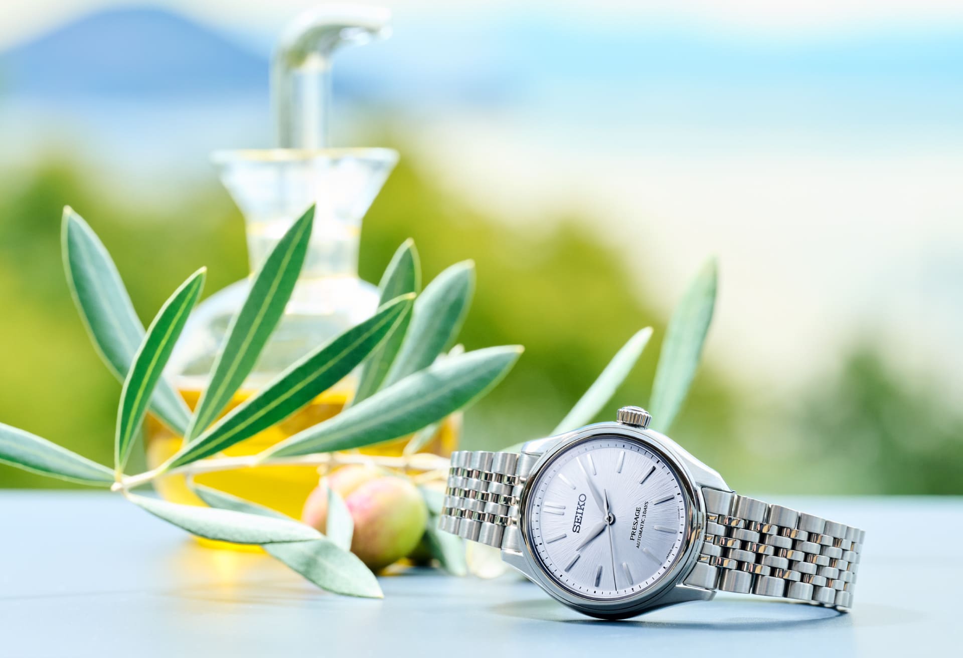 Foto do cultivo de Oliveiras e o relógio Seiko Presage Classic SPB521 