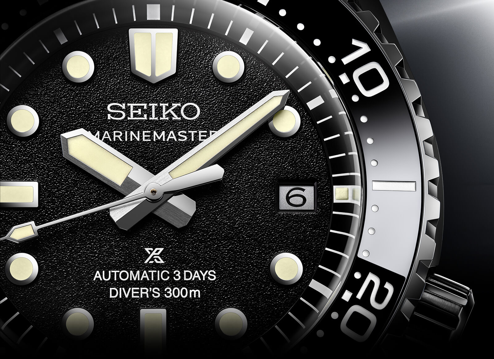 Detalhe do mostrador do relógio Seiko Prospex Marinemaster HBF001