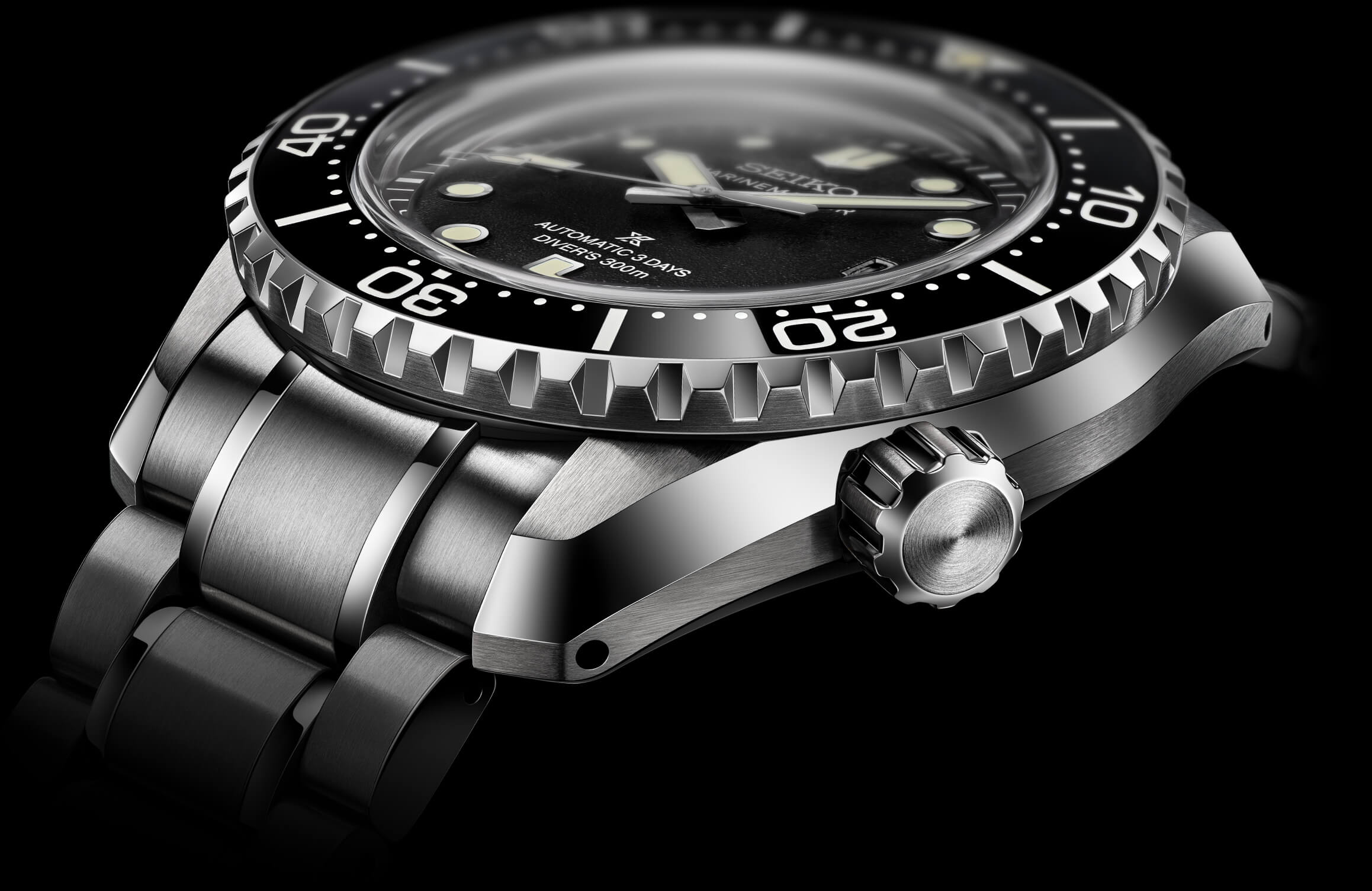 Detalhe da caixa do relógio Seiko Prospex Marinemaster HBF001