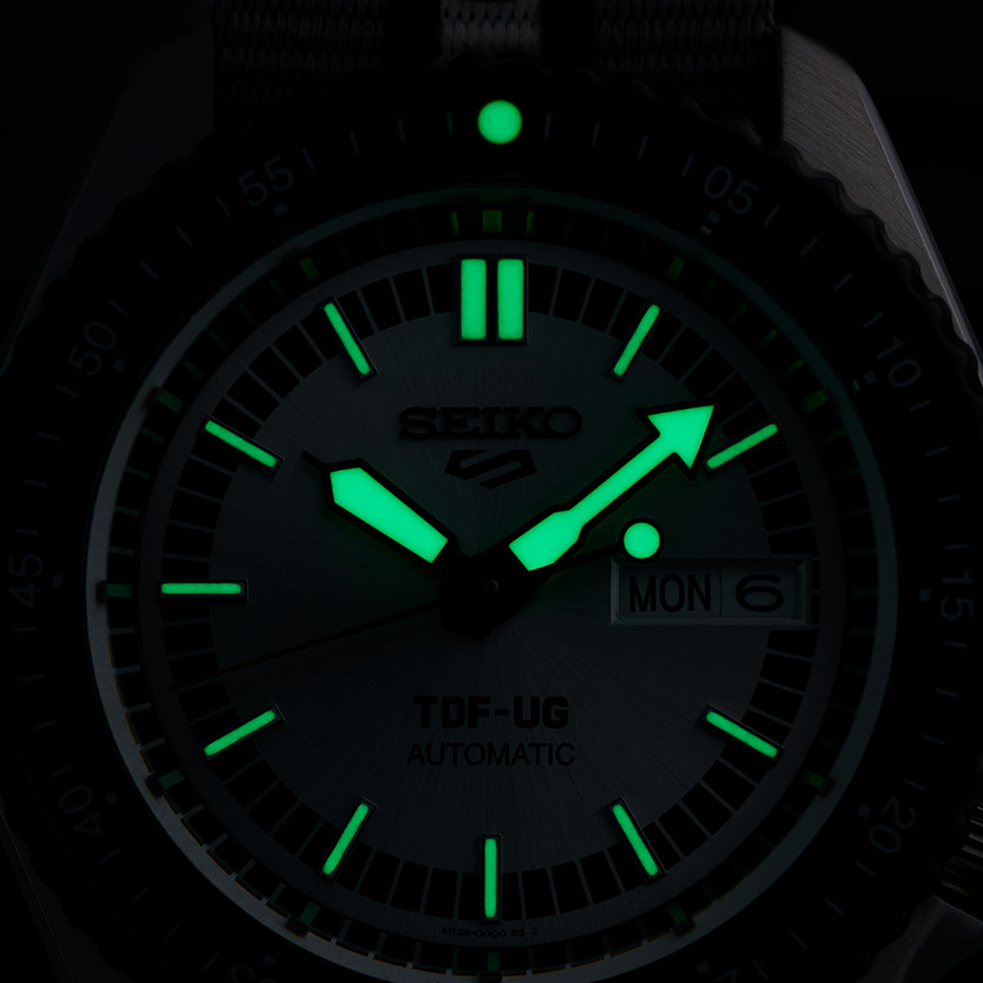 Photo of SRPJ79 Seiko 5 Sports Lumibrite