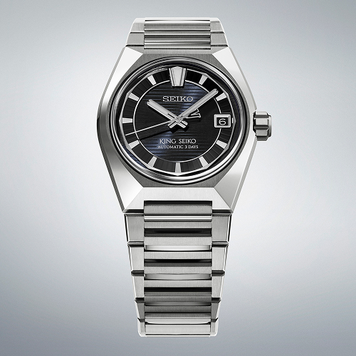 Lightweight, multifaceted, and featuring a new dial design, three